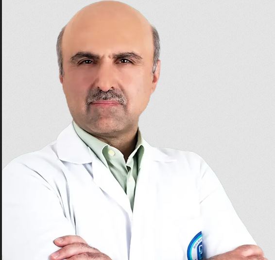 دکتر بهزاد برازنده  چشم&zwnj;پزشک و فوق تخصص قرنیه و سگمان قدامی
